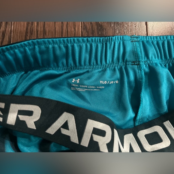 Girls Youth Large UA shorts NWT - Picture 3 of 3